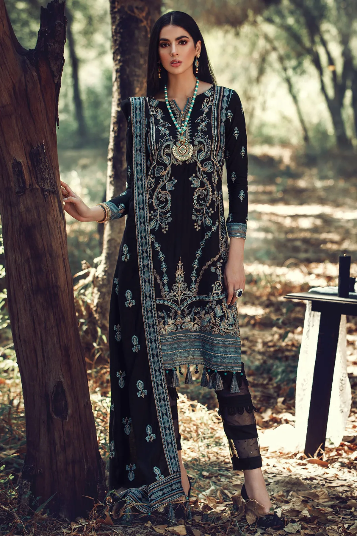 2706-MIDNIGHT EMBROIDERED LINEN UNSTITCHED