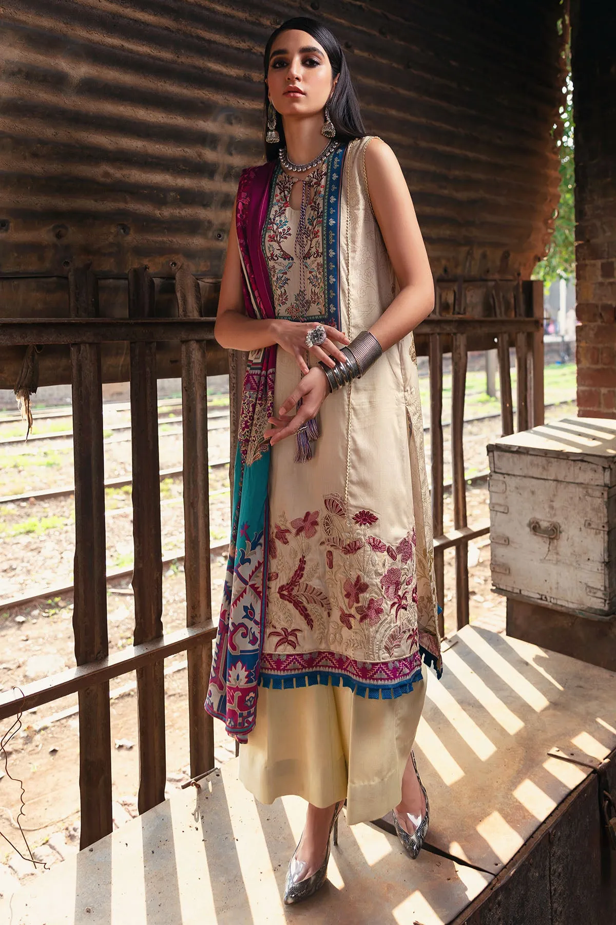 3076-WISTERIA DIGITAL PRINTED LINEN UNSTITCHED