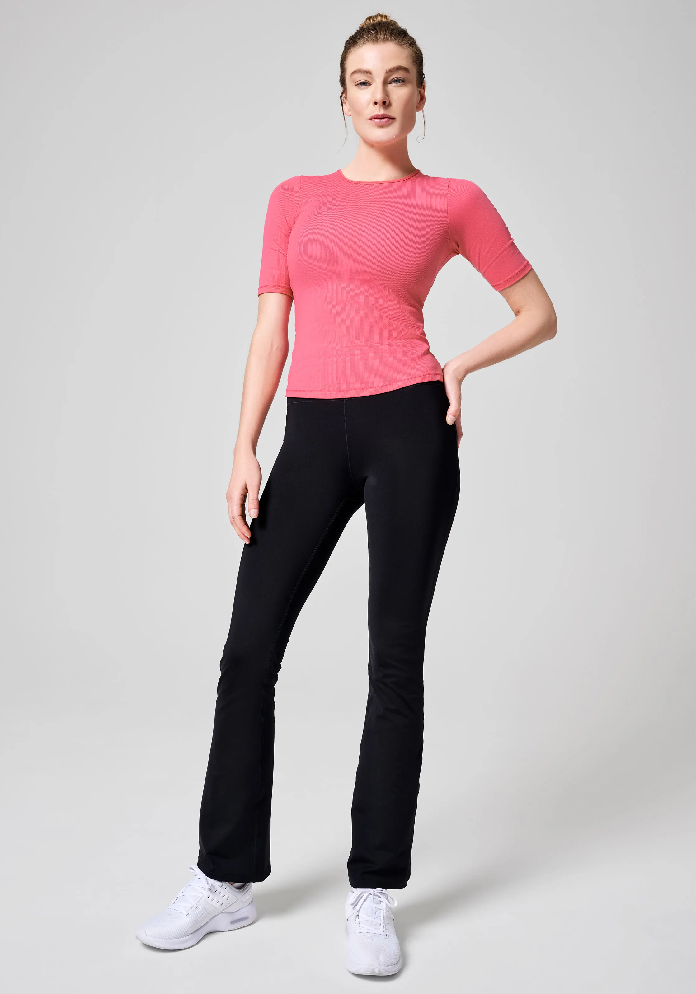 Casall Women&#x27;s Flare High Waist Pant Black | Buy Casall Women&#x27;s Flare High Waist Pant Black here | Outnorth