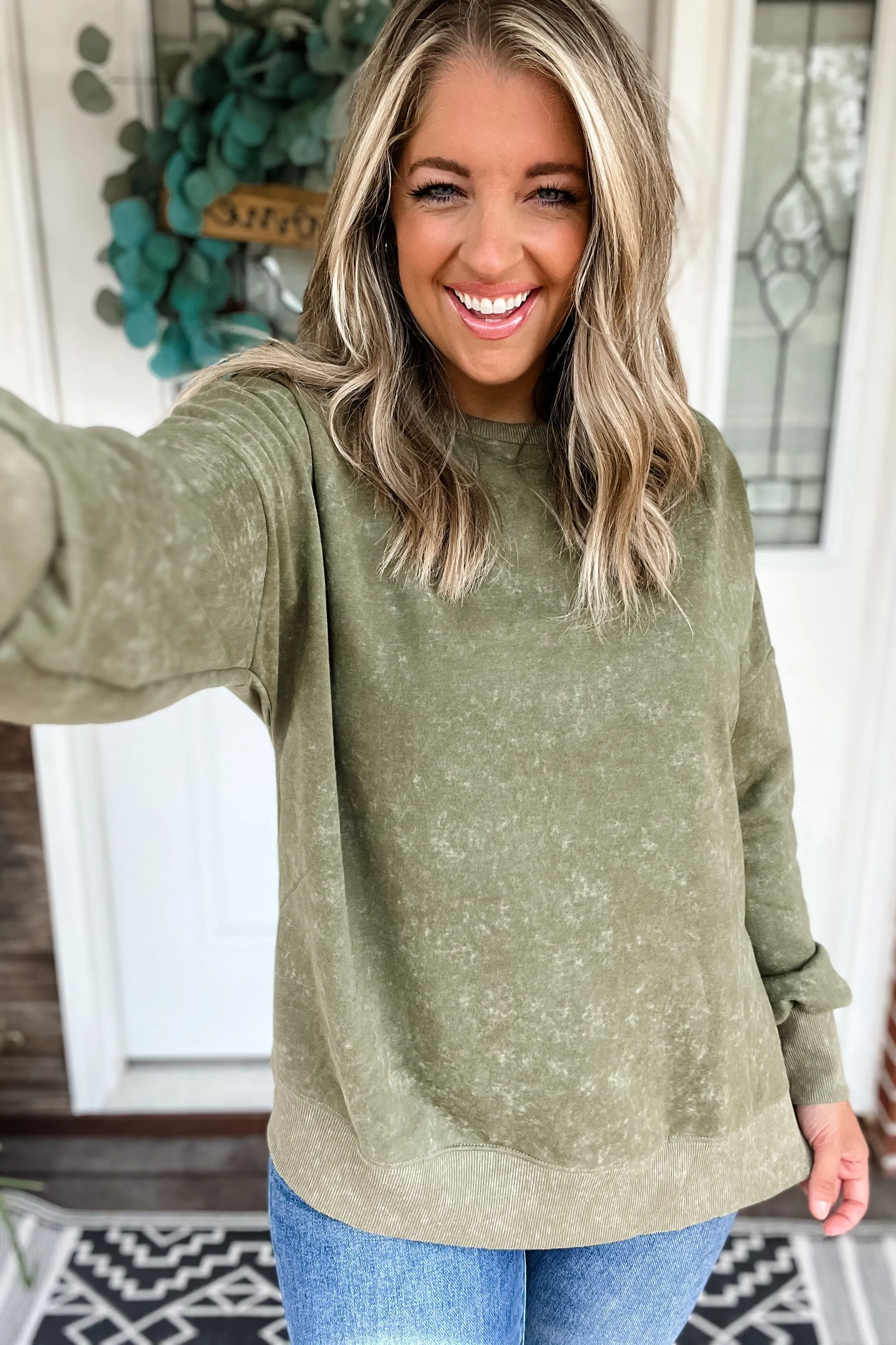Cozy Vibes Oversized Sweatshirt - Olive