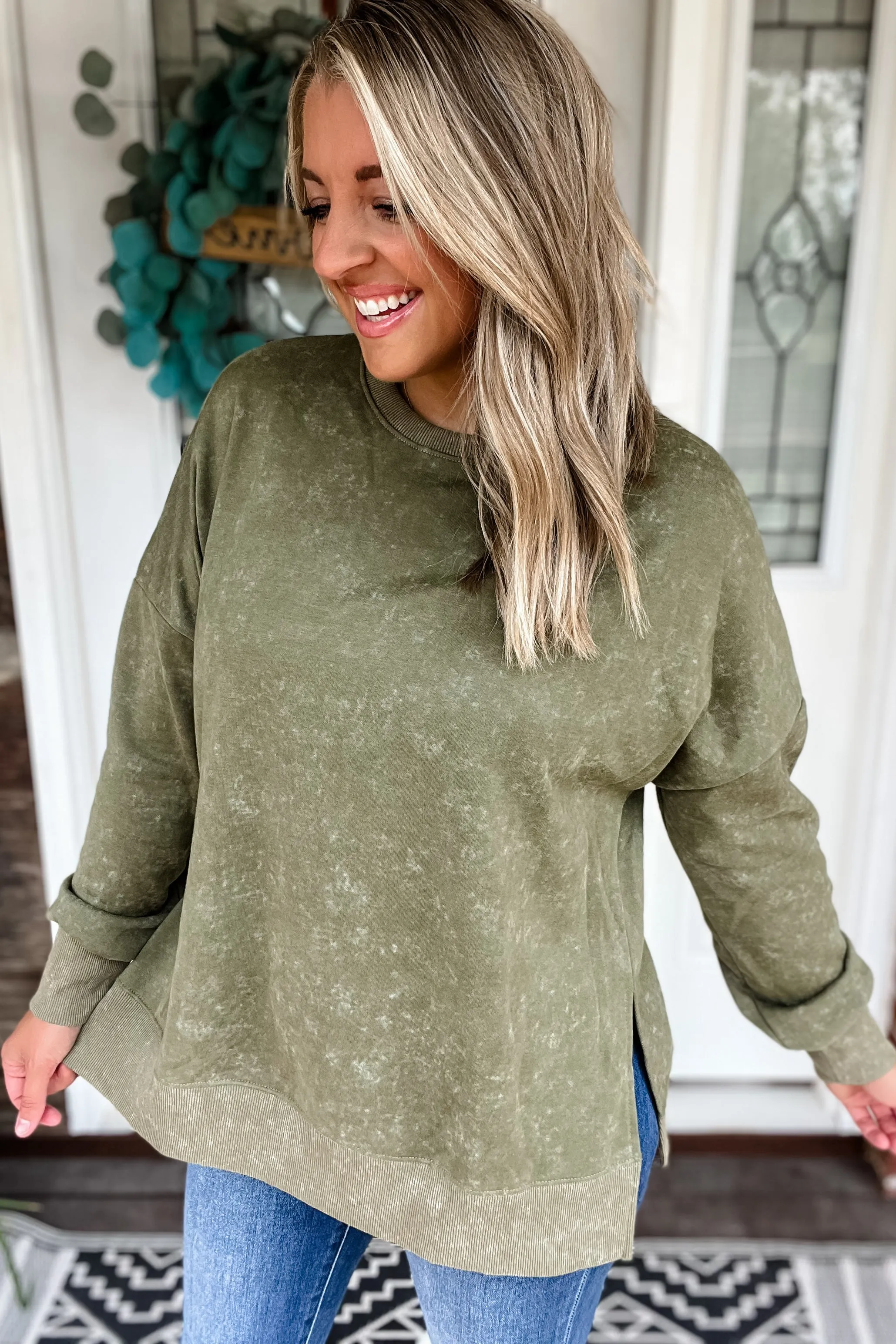 Cozy Vibes Oversized Sweatshirt - Olive