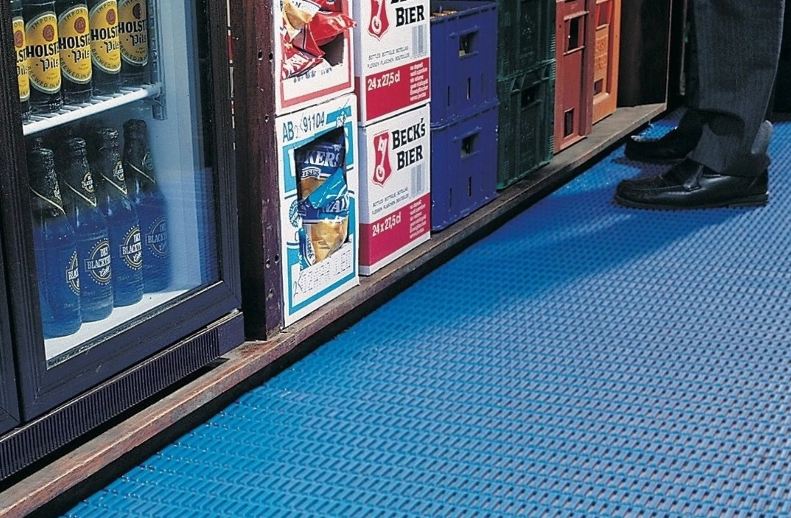 Floorline: Lightweight non-slip matting