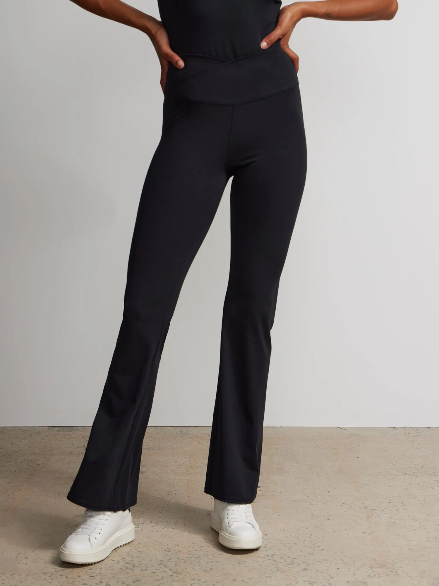 High V-Waist Flare Yoga Pant