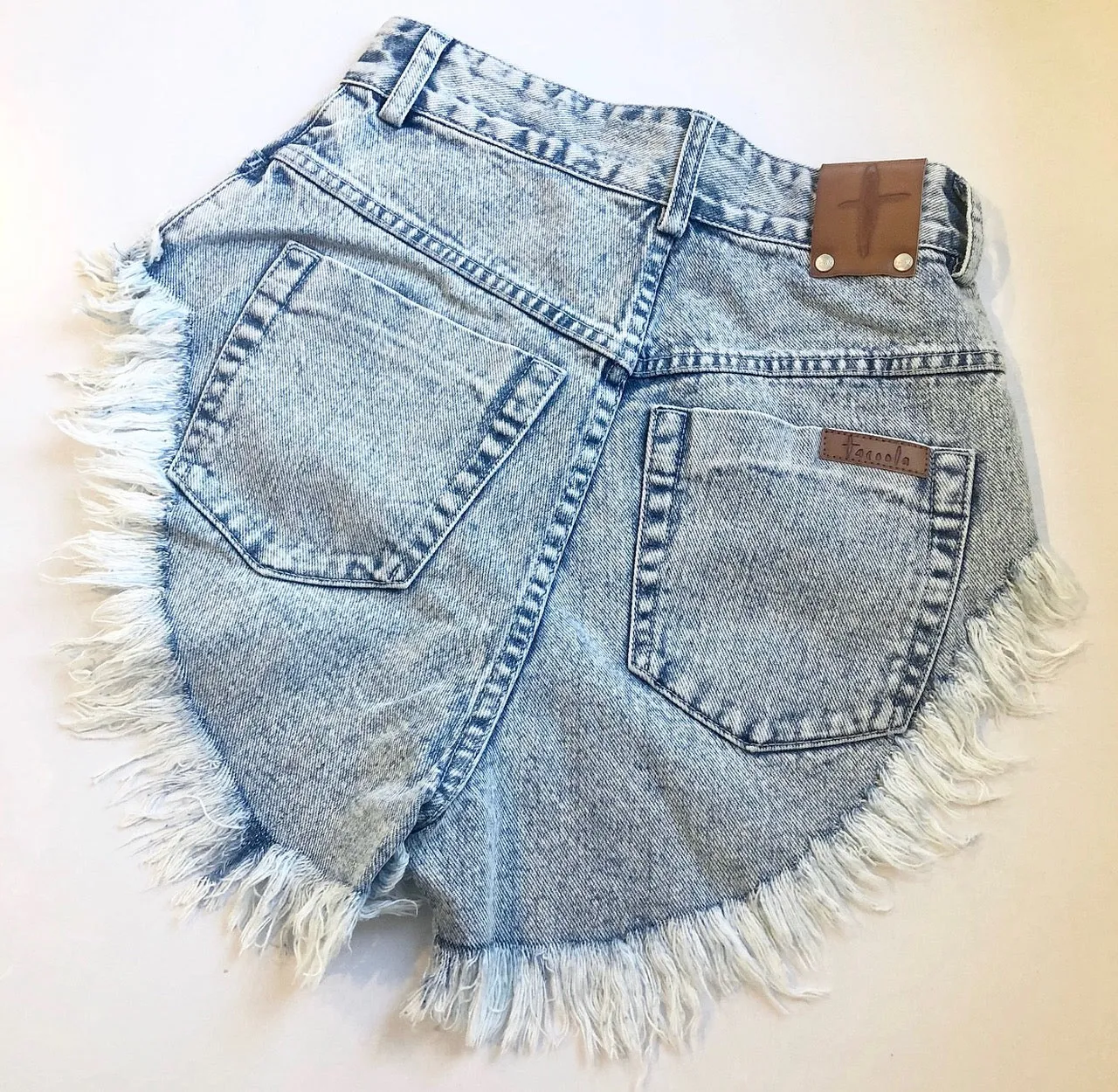 Honey Shorts Acid Wash