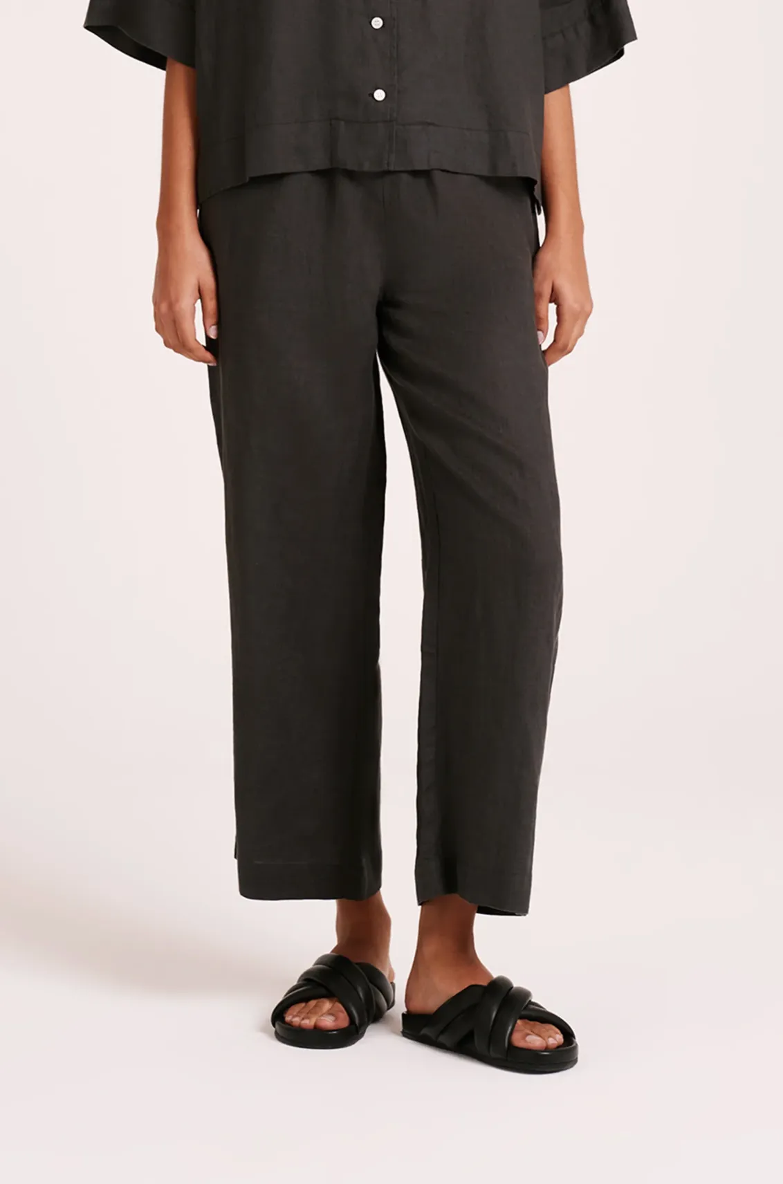 NUDE LOUNGE LINEN CROP PANT | COAL
