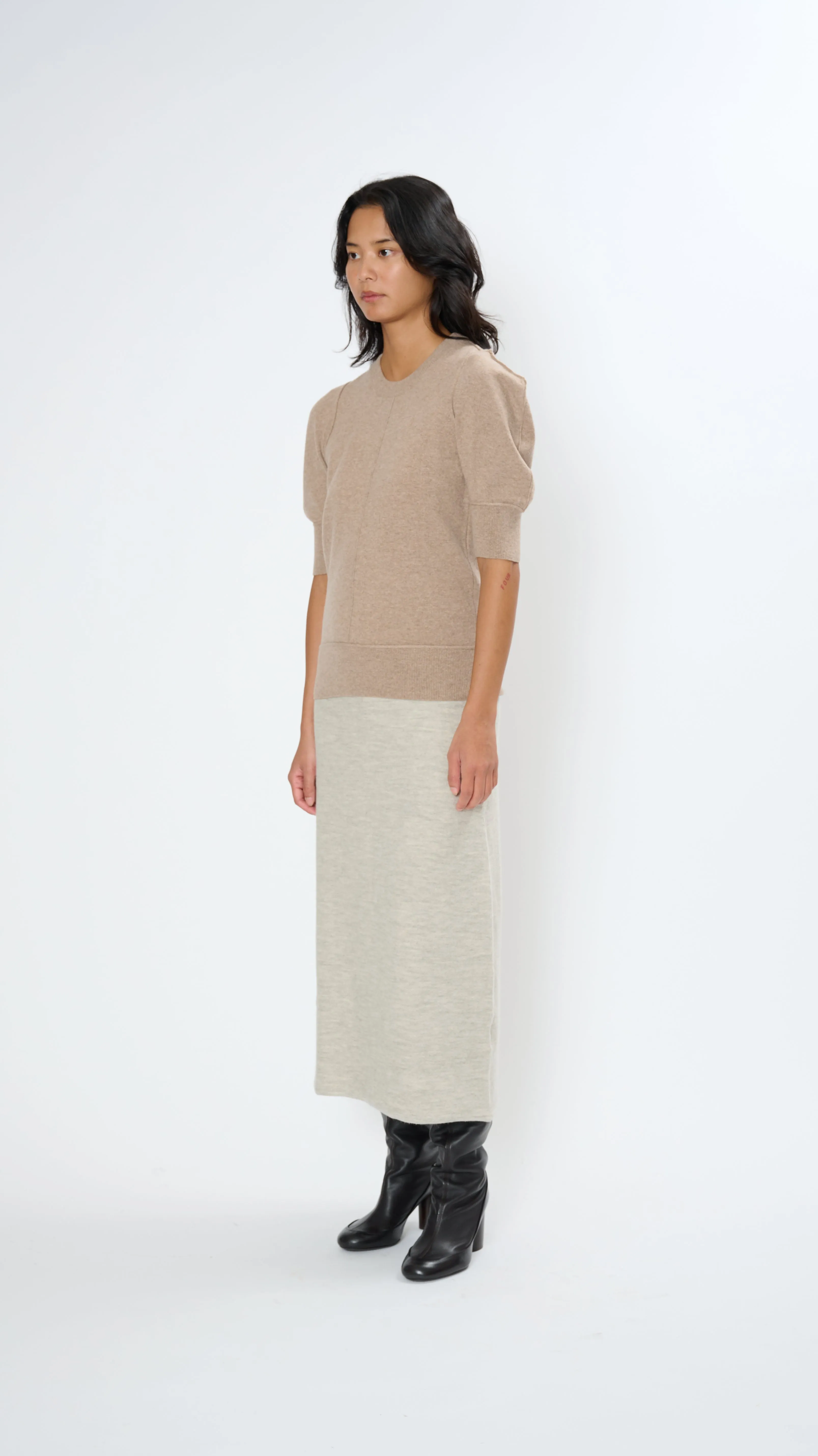 Short Sleeve Jumper in Latte Coffee