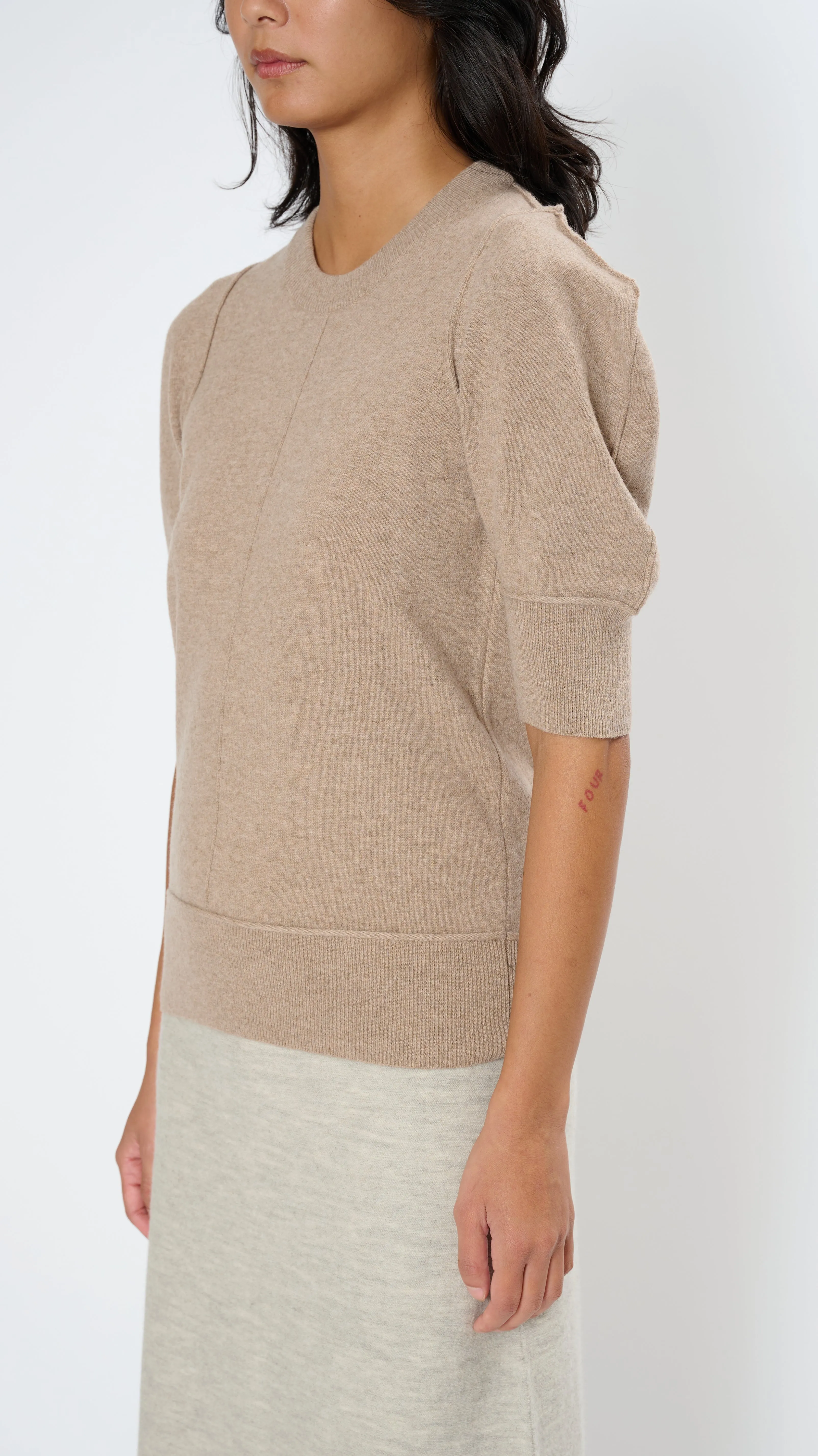Short Sleeve Jumper in Latte Coffee